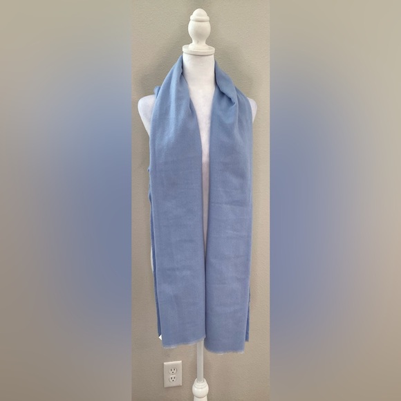 🎄🎁Aerie Soft Blue Herringbone Wrap 🎄🎁 - Picture 1 of 11